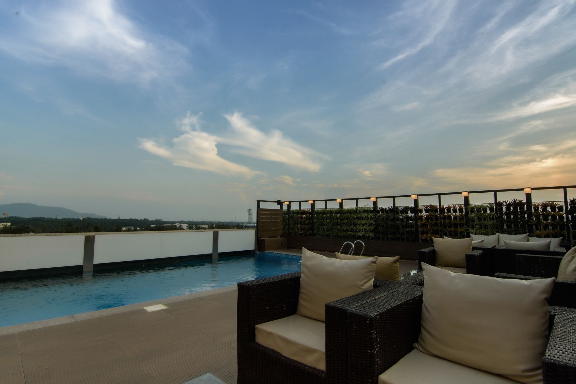 Hotel Roopa Elite 4*